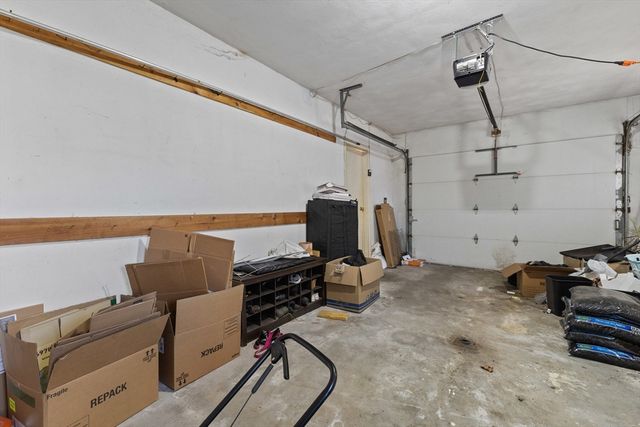 4 Crestwood Rd, Paxton, MA 01612