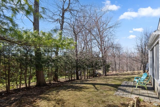 4 Crestwood Rd, Paxton, MA 01612