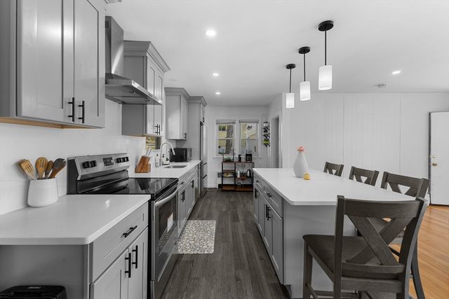 4 Crestwood Rd, Paxton, MA 01612