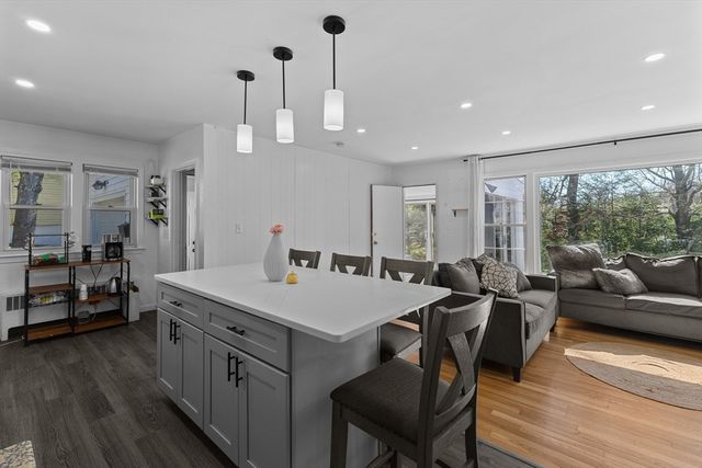 4 Crestwood Rd, Paxton, MA 01612