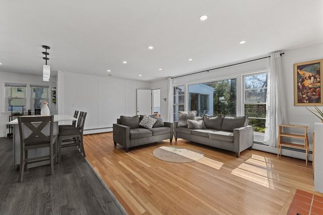 4 Crestwood Rd, Paxton, MA 01612