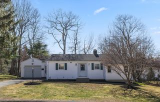 4 Crestwood Rd, Paxton, MA 01612