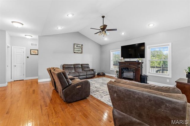 5230 Westmeyer Road, Farmington, MO 63640