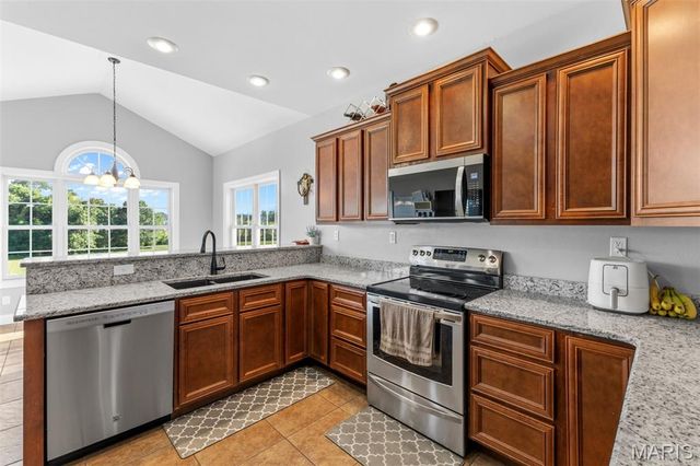 5230 Westmeyer Road, Farmington, MO 63640