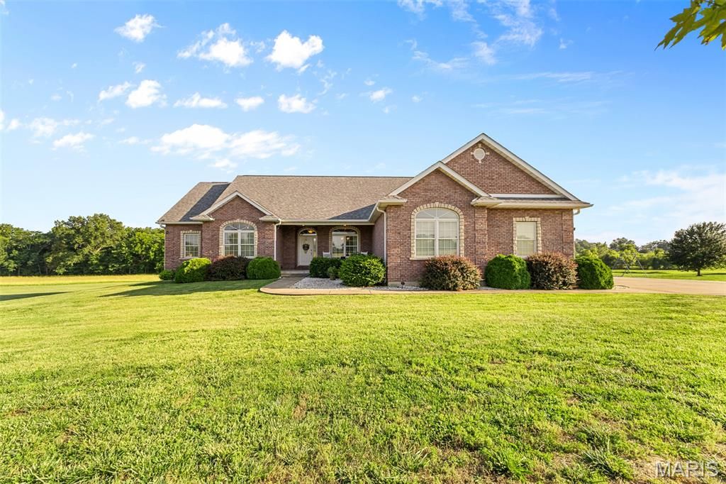 5230 Westmeyer Road, Farmington, MO 63640