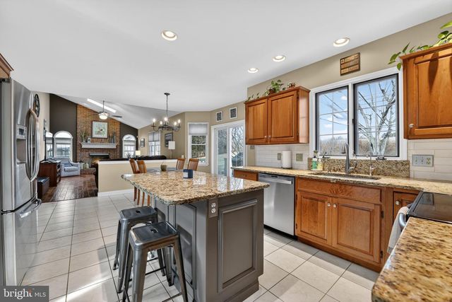 110 PENNSYLVANIA AVE, Sinking Spring, PA 19608