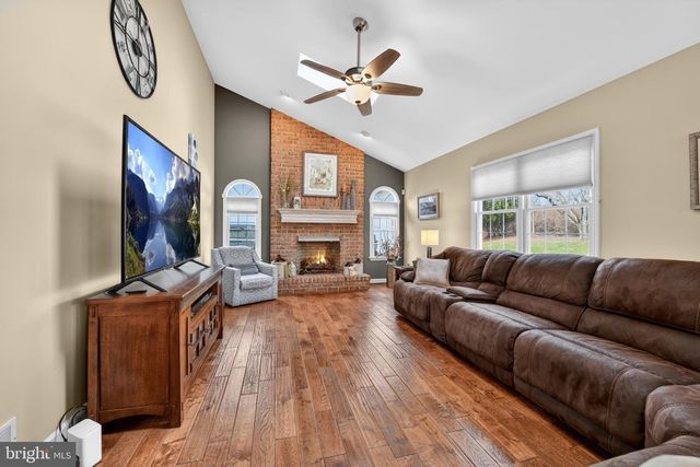 110 PENNSYLVANIA AVE, Sinking Spring, PA 19608