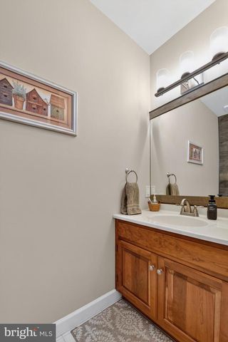 110 PENNSYLVANIA AVE, Sinking Spring, PA 19608