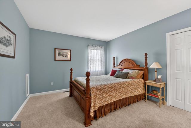 110 PENNSYLVANIA AVE, Sinking Spring, PA 19608