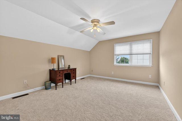 110 PENNSYLVANIA AVE, Sinking Spring, PA 19608