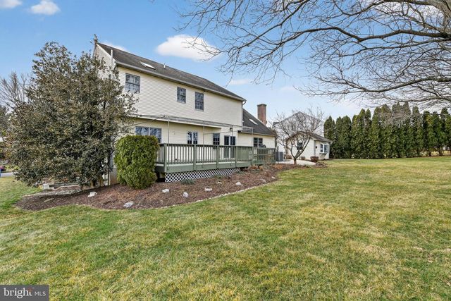 110 PENNSYLVANIA AVE, Sinking Spring, PA 19608