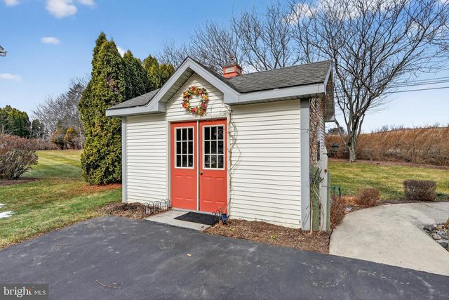 110 PENNSYLVANIA AVE, Sinking Spring, PA 19608