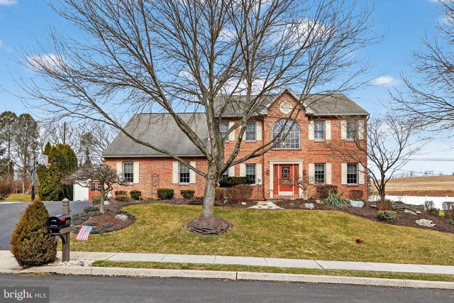 110 PENNSYLVANIA AVE, Sinking Spring, PA 19608