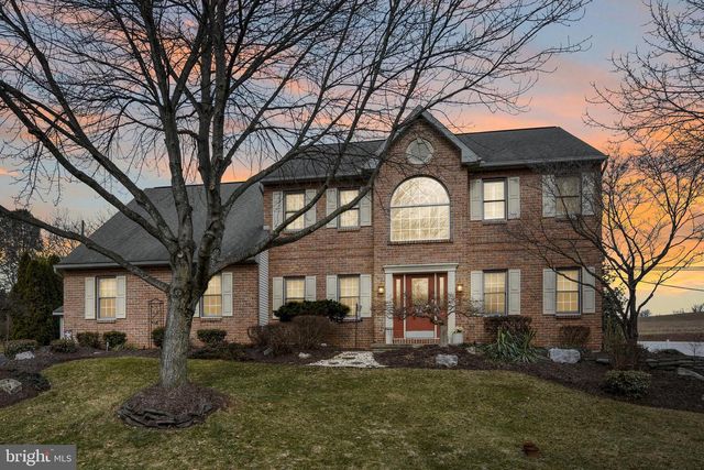 110 PENNSYLVANIA AVE, Sinking Spring, PA 19608