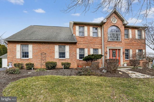 110 PENNSYLVANIA AVE, Sinking Spring, PA 19608