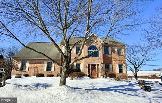 110 PENNSYLVANIA AVE, Sinking Spring, PA 19608