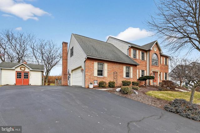 110 PENNSYLVANIA AVE, Sinking Spring, PA 19608