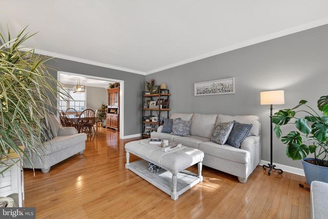 110 PENNSYLVANIA AVE, Sinking Spring, PA 19608