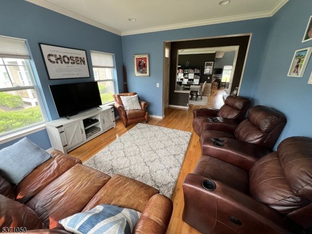 1 Shadowlawn Dr, Franklin Twp., NJ 08873