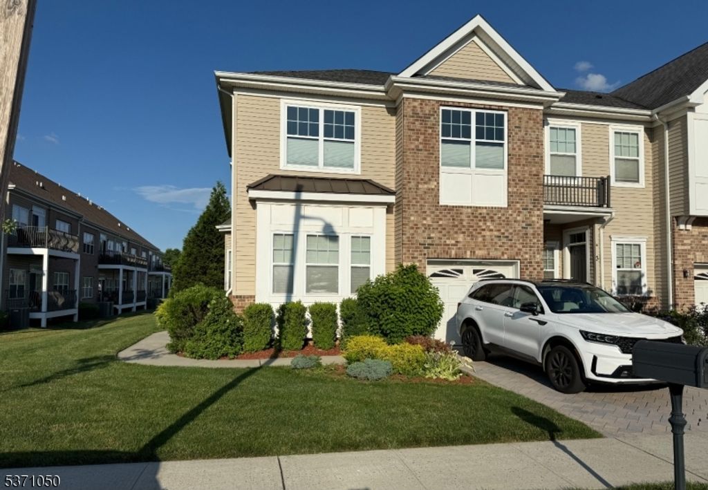 1 Shadowlawn Dr, Franklin Twp., NJ 08873