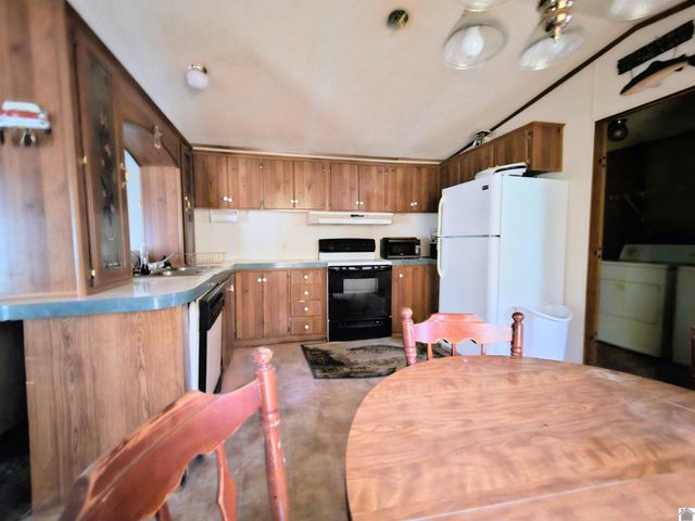 54 Spencer Dr, New Concord, KY 42076