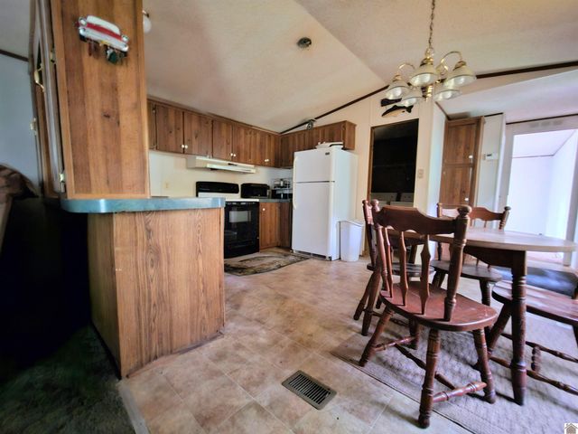 54 Spencer Dr, New Concord, KY 42076