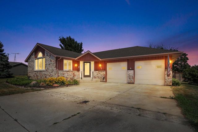 6050 Mill STREET, Burlington, WI 53105