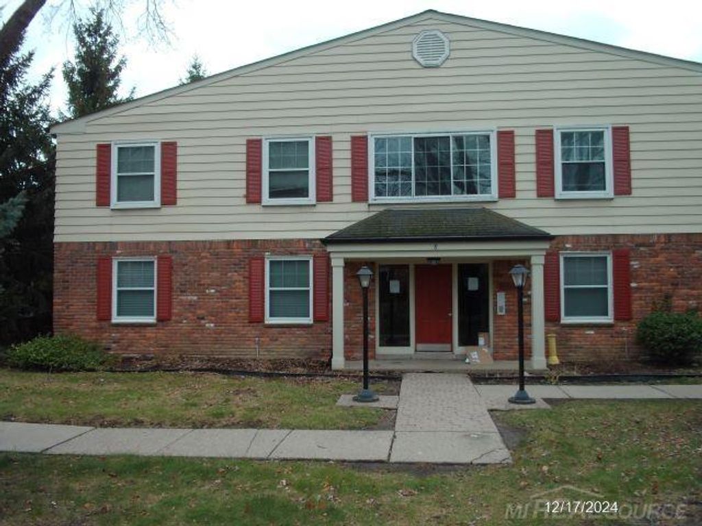 761 W Maple Road, Clawson, MI 48017