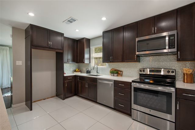 2144 Springhill Drive, Dallas, TX 75228