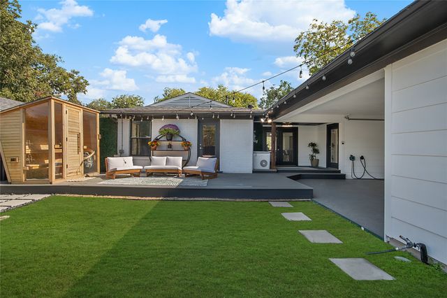2144 Springhill Drive, Dallas, TX 75228