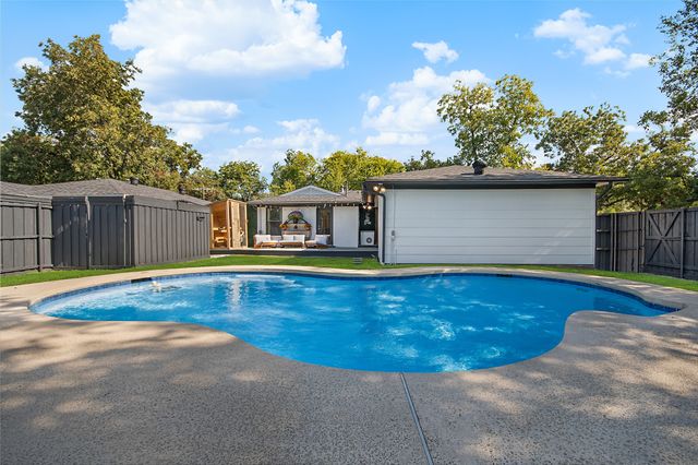 2144 Springhill Drive, Dallas, TX 75228