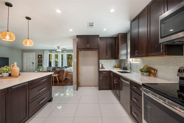 2144 Springhill Drive, Dallas, TX 75228