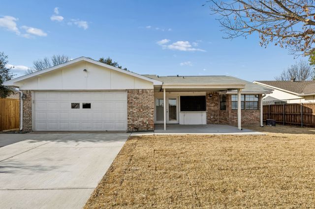 4208 Blackwillow Drive, Mesquite, TX 75150