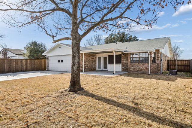 4208 Blackwillow Drive, Mesquite, TX 75150