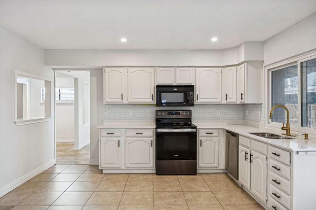 4208 Blackwillow Drive, Mesquite, TX 75150