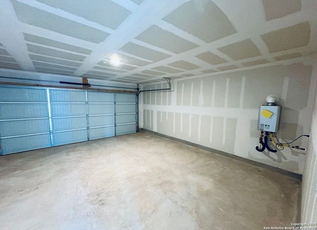 5705 Mangas Cir, Seguin, TX 78155