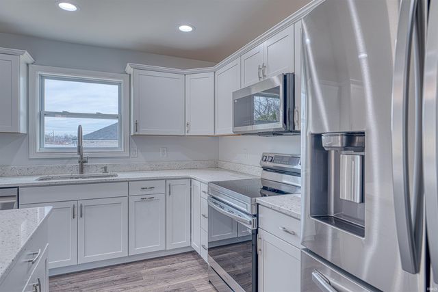 3569 Sand Drive, Newburgh, IN 47630