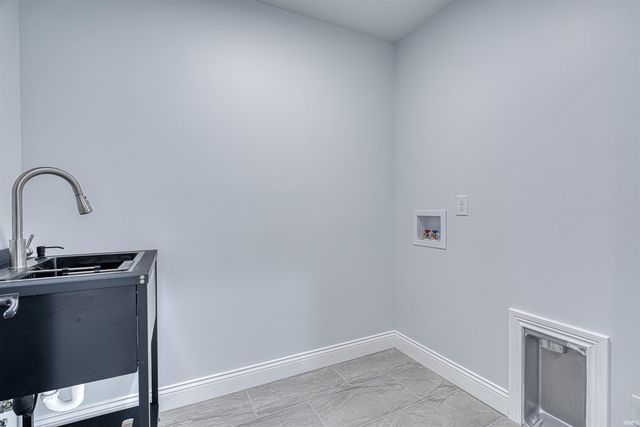 3569 Sand Drive, Newburgh, IN 47630