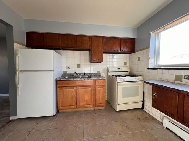 5305 S 72nd Court 4, Summit, IL 60501