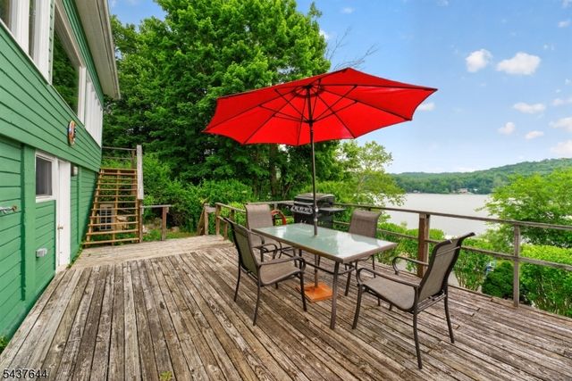 138 Lakeside Dr, West, Liberty Twp., NJ 07823