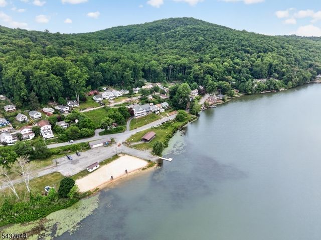 138 Lakeside Dr, West, Liberty Twp., NJ 07823