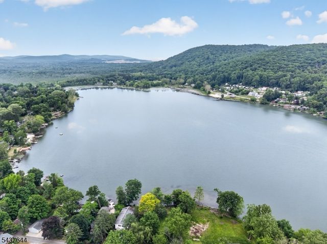 138 Lakeside Dr, West, Liberty Twp., NJ 07823