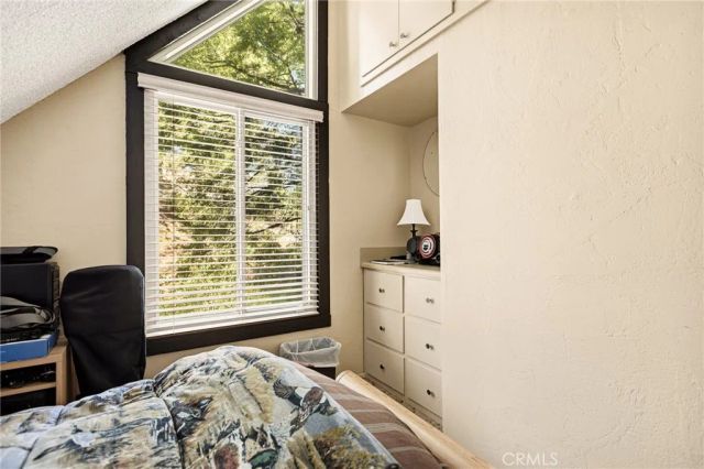 807 Grass Valley, Lake Arrowhead, CA 92352