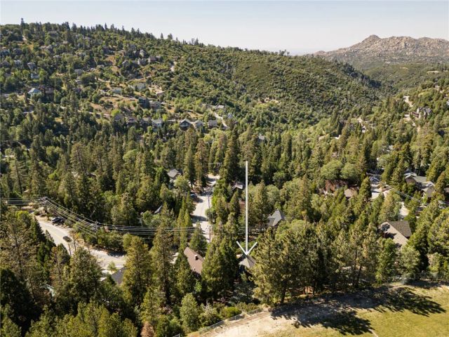 807 Grass Valley, Lake Arrowhead, CA 92352