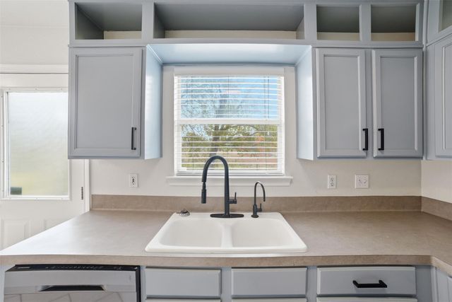 1601 Breezy CT, Round Rock, TX 78664