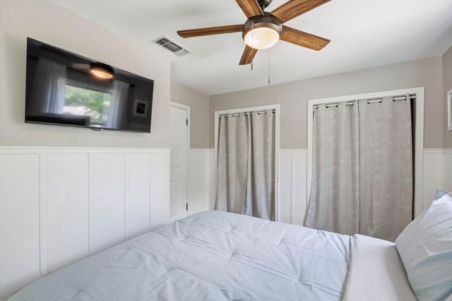 215 Varsity Circle, Arlington, TX 76013
