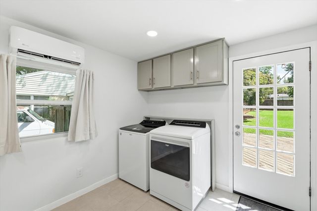 215 Varsity Circle, Arlington, TX 76013