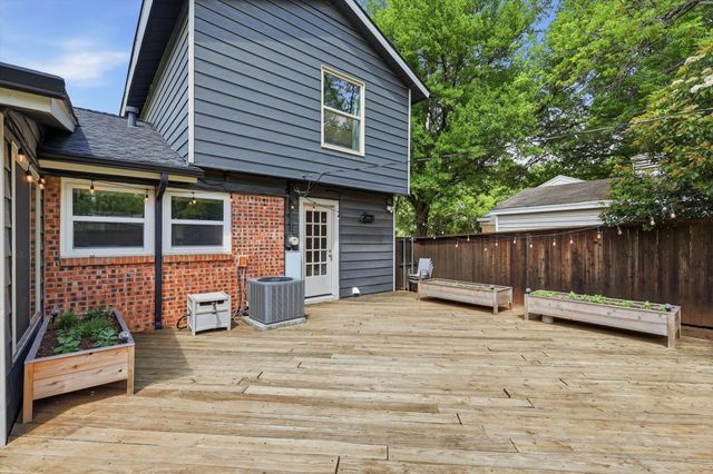 215 Varsity Circle, Arlington, TX 76013