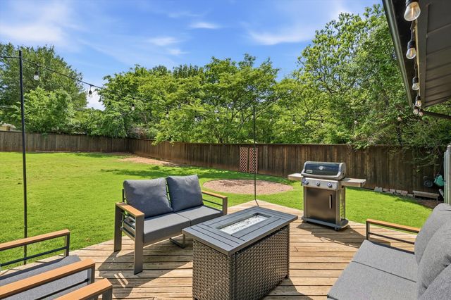 215 Varsity Circle, Arlington, TX 76013