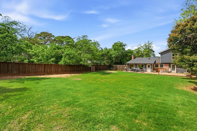 215 Varsity Circle, Arlington, TX 76013